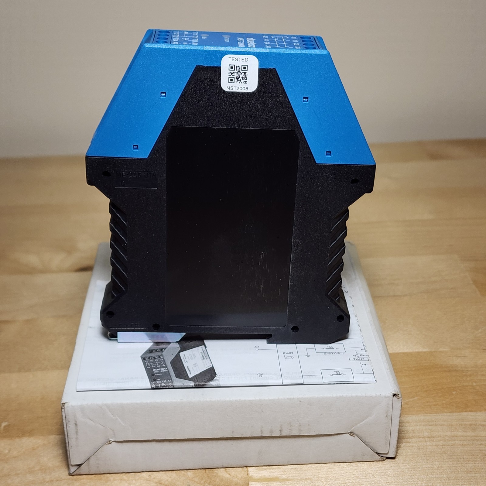 Duelco NST-2008F 42080010 Safety Relay 24VDC Emergency Stop