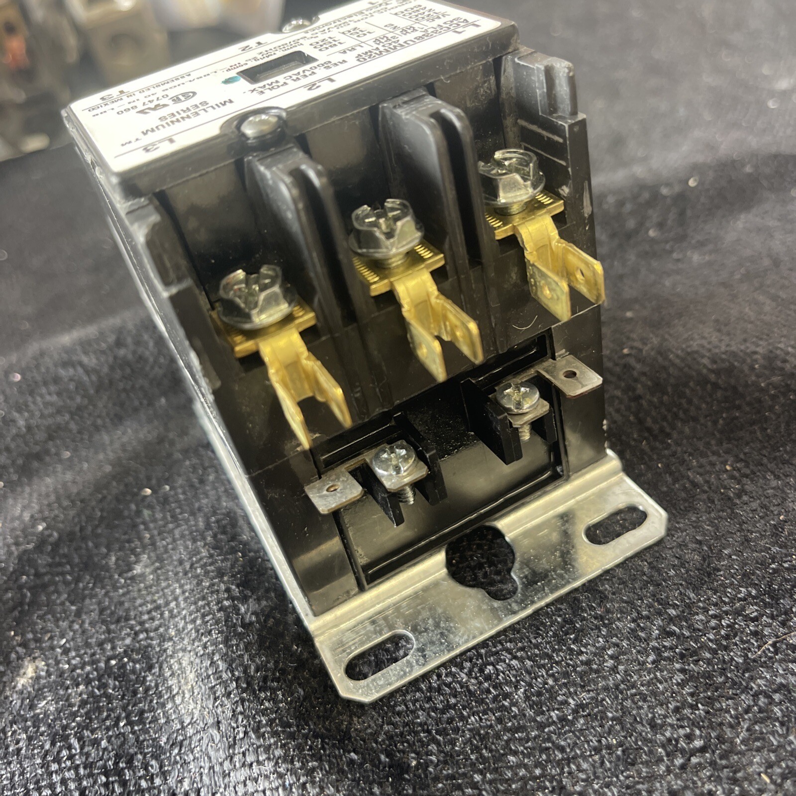 Contactor Definite Purpose 40A 3Pole 120V AC coil FLA Air Conditioning Contactor