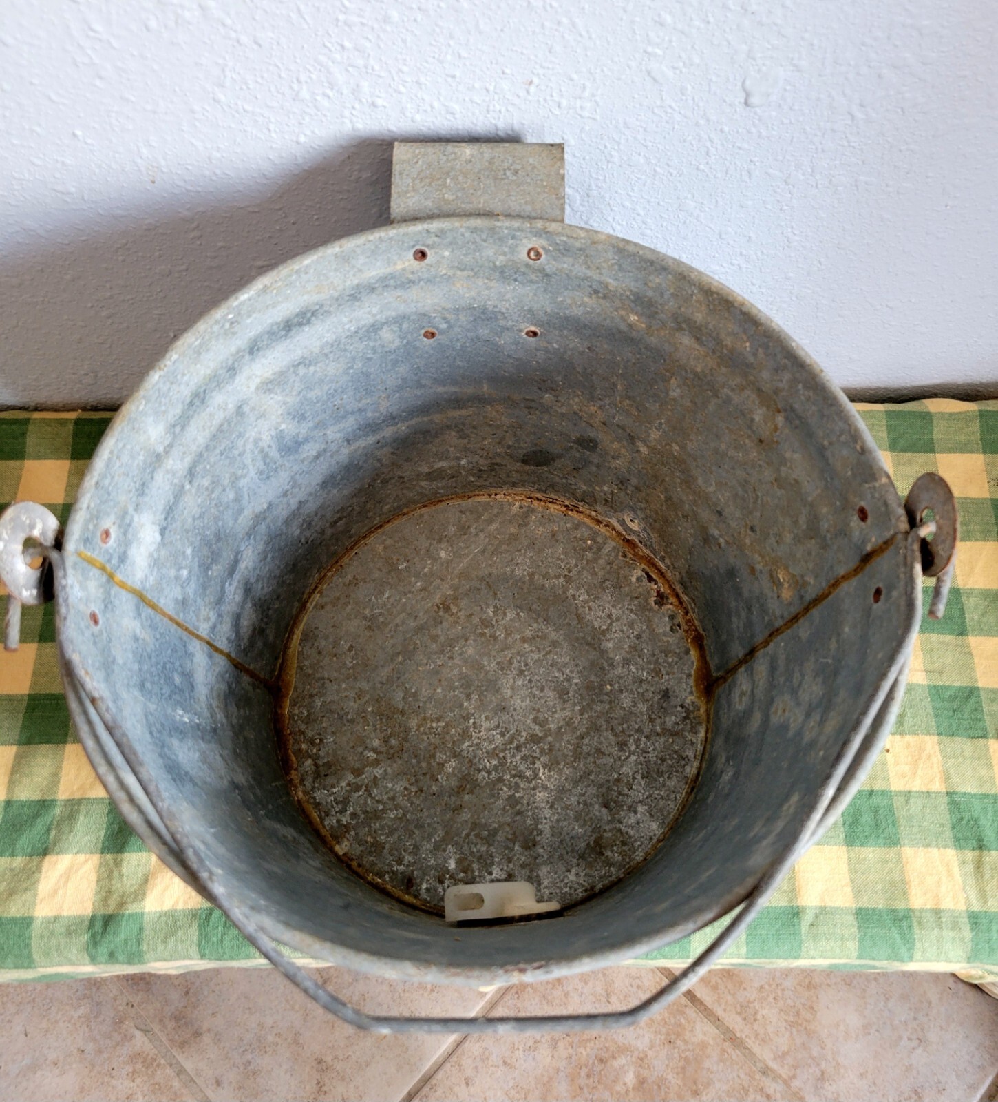 Rustic Vintage Calf Teria Galvanized Calf Milking Decorative Bucket