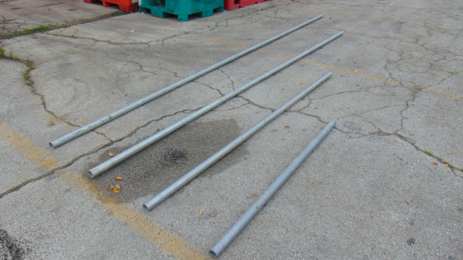 Galvanized Steel Pipe – 1-1/2″ x 5′ – SCH40 – Industrial Plumbing Conduit