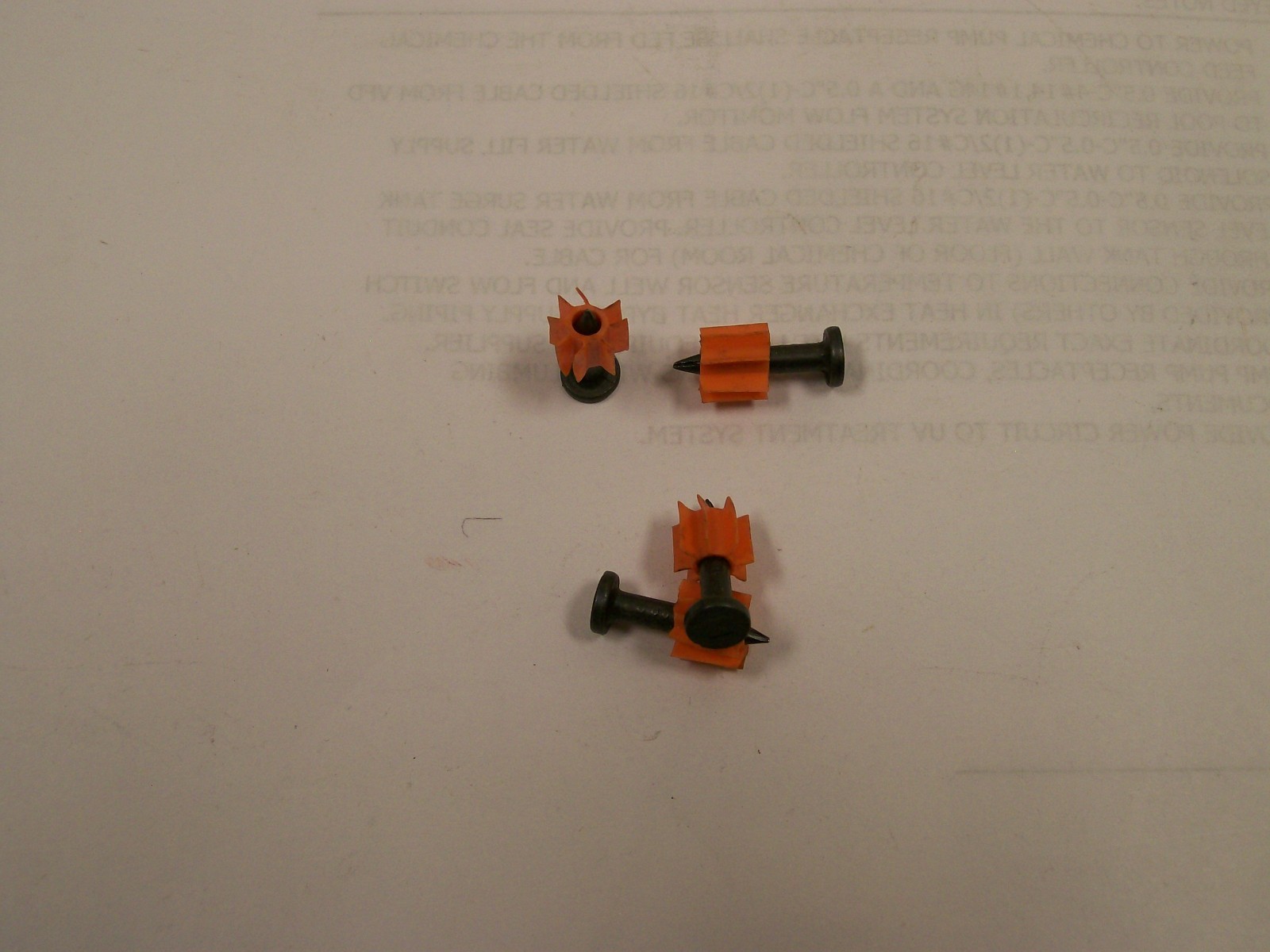 NEW LOT OF 250 Ramset / Redhead #1506B 3/4″ Track Pin Black 0.15″ Shank tg5784