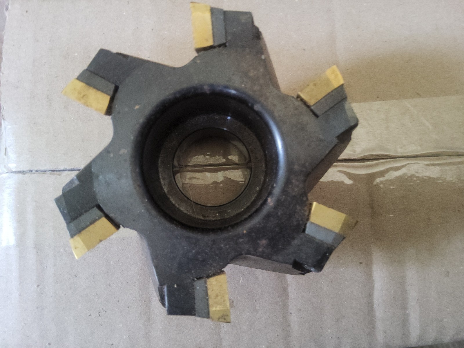 KENNAMETAL 3.25 O.D. FACE MILL KSSISR315SD4315F4 1″ PILOT 6 Inserts 16,300 RPM