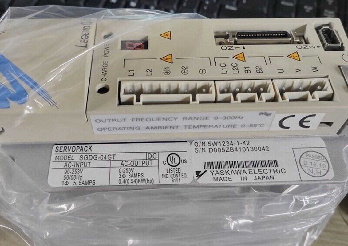 New Yaskawa SGDG-04GT Servo Drive SGDG04GT Expedited Shipping