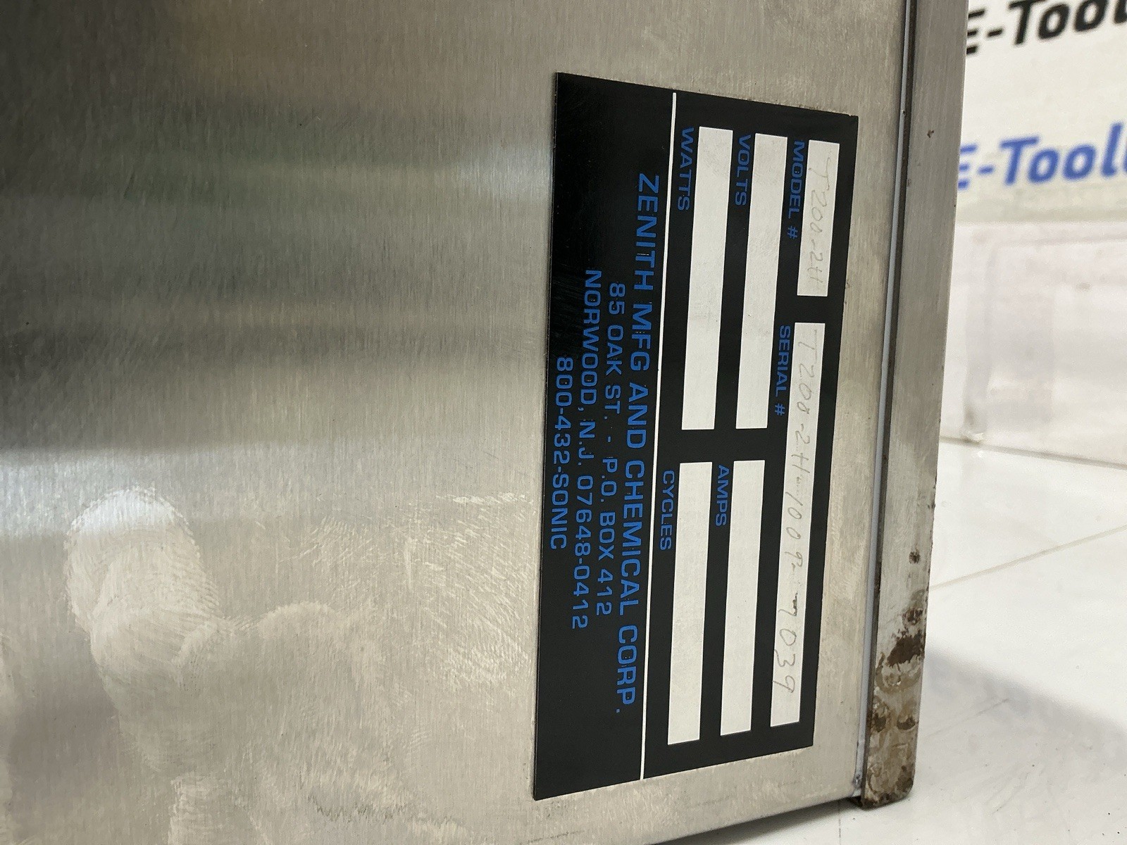 Zenith Ultrasonics Heated Ultrasonic Cleaning Tank T200-2H. Y-195s