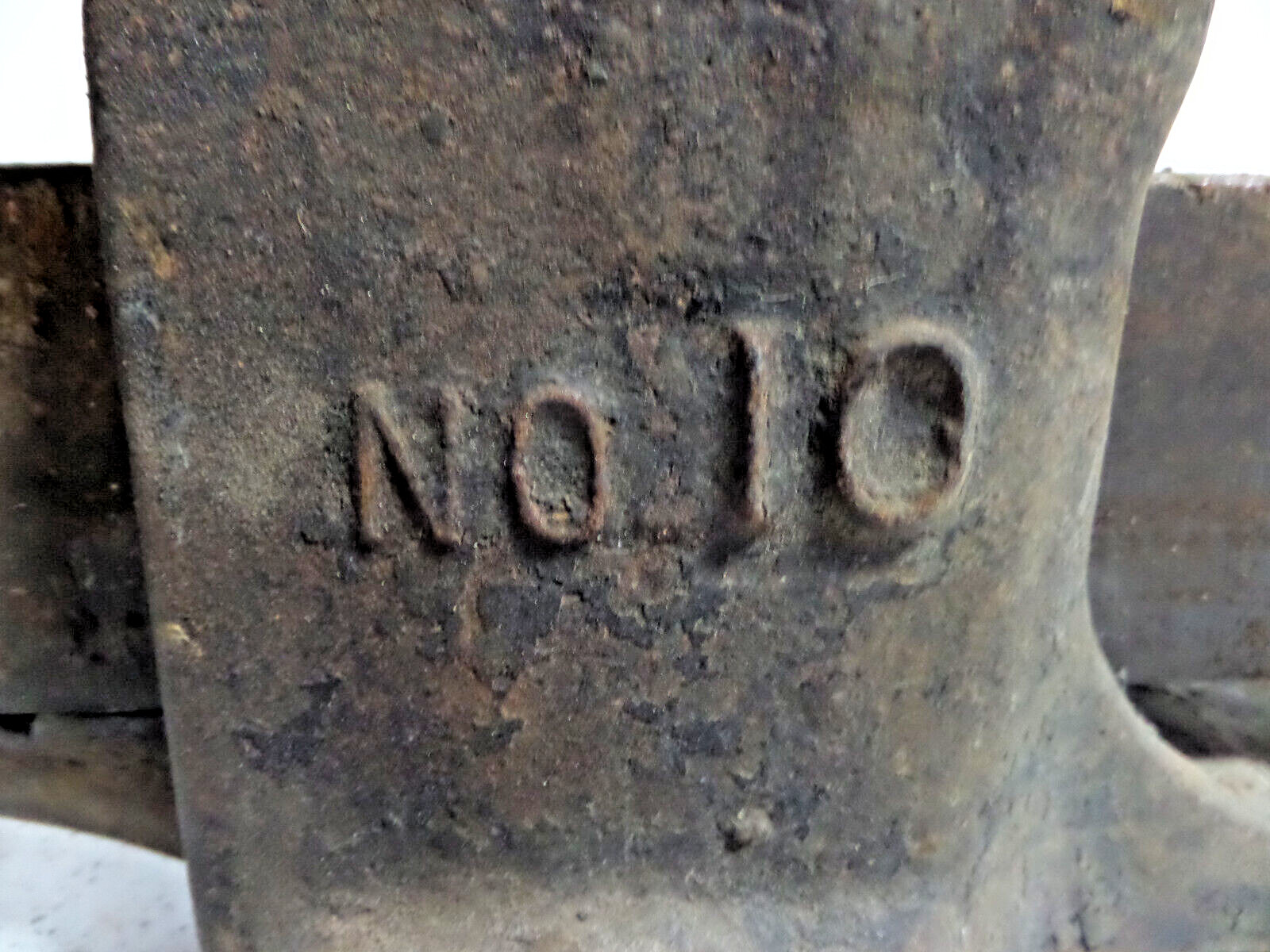 heavy vise American Scale Co KC MO No. 10 rusty rustic vintage