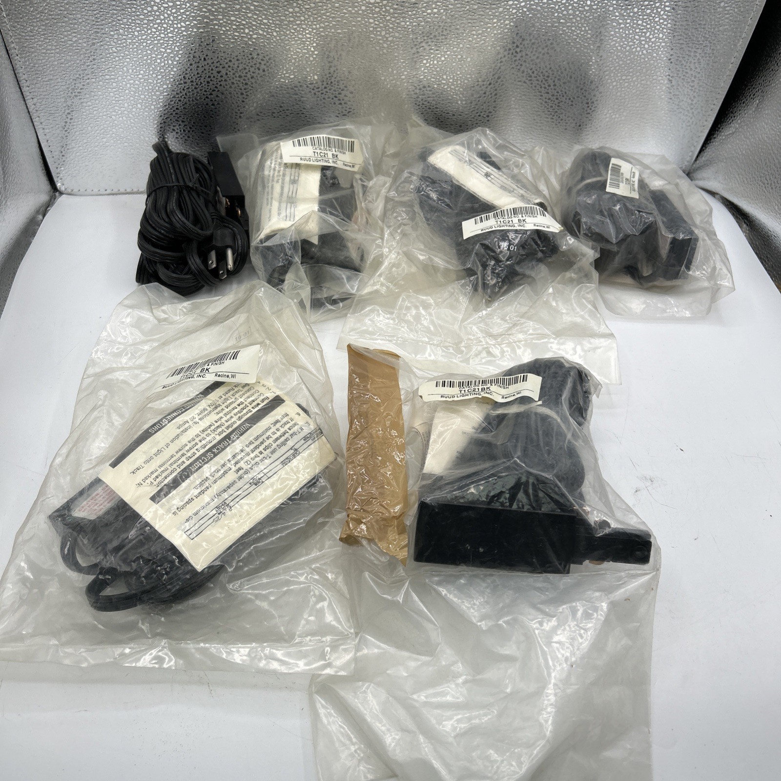 Lot Of 6 Ruud Lighting T1C21BK One-Circuit Track Lighting Connector See Pics