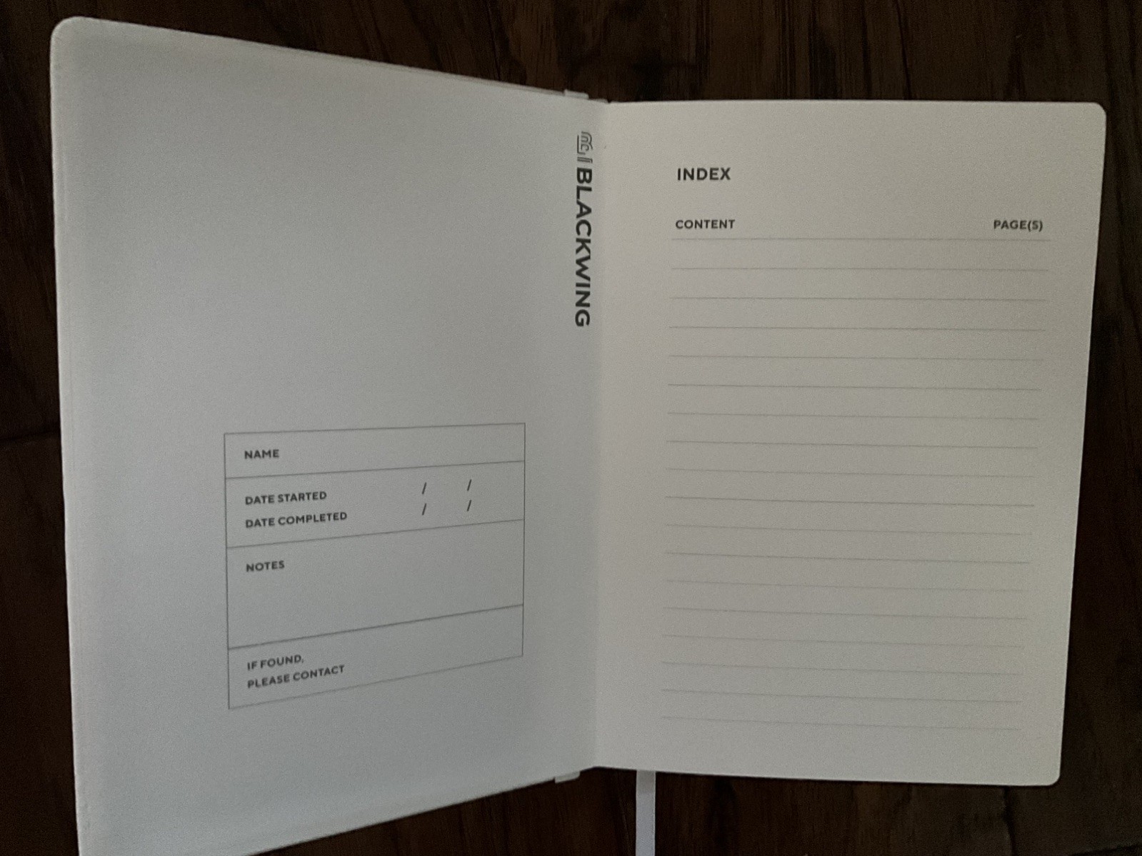 BLACKWING SLATE HARDCOVER MEDIUM 148 X 210 MM / 160 PAGES / DOT GRID / WHITE