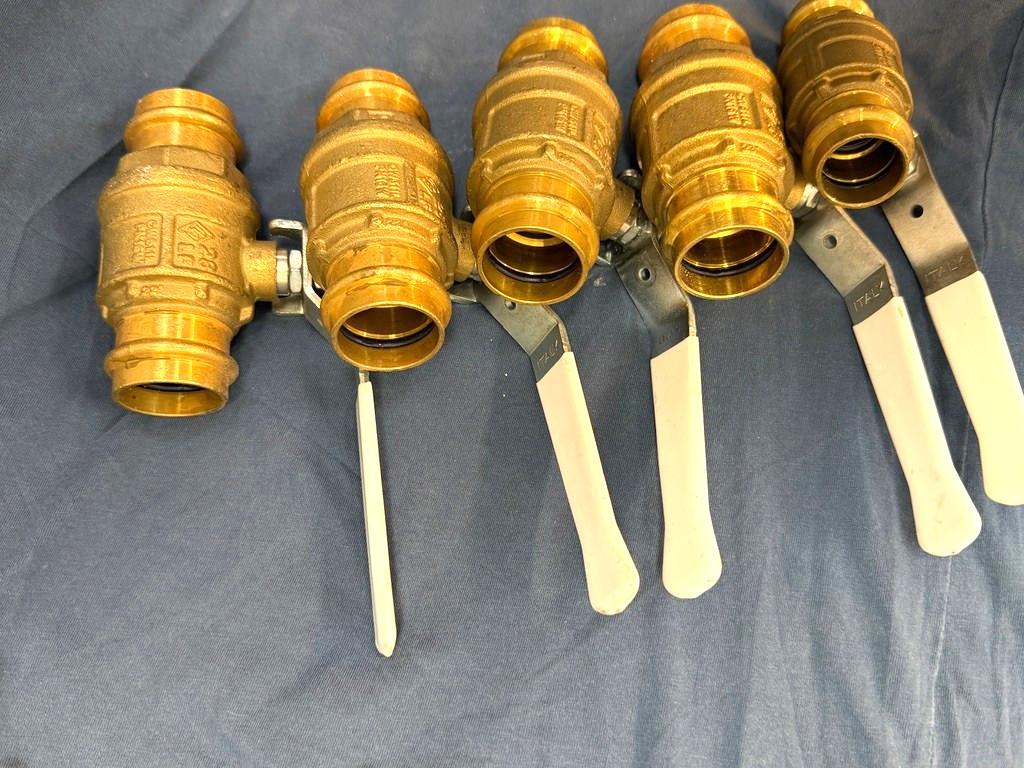 LOT {6} 1″ Ball Valves P X P; {4} 1″, {1} 3/4 {1} 1-1/4 Full Port Made in Italy