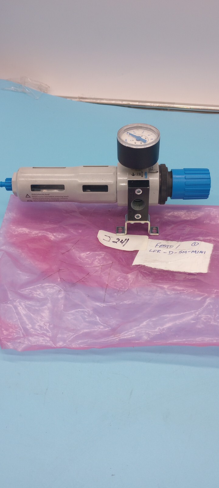 FESTO LFR-D-5M-MINI B943 REGULATOR + WITH PRESSURE GAUGE