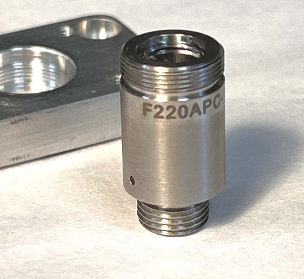 Thorlabs Fiber FC/APC Collimation package 1064nm YAG F220APC-1064 w/ mount