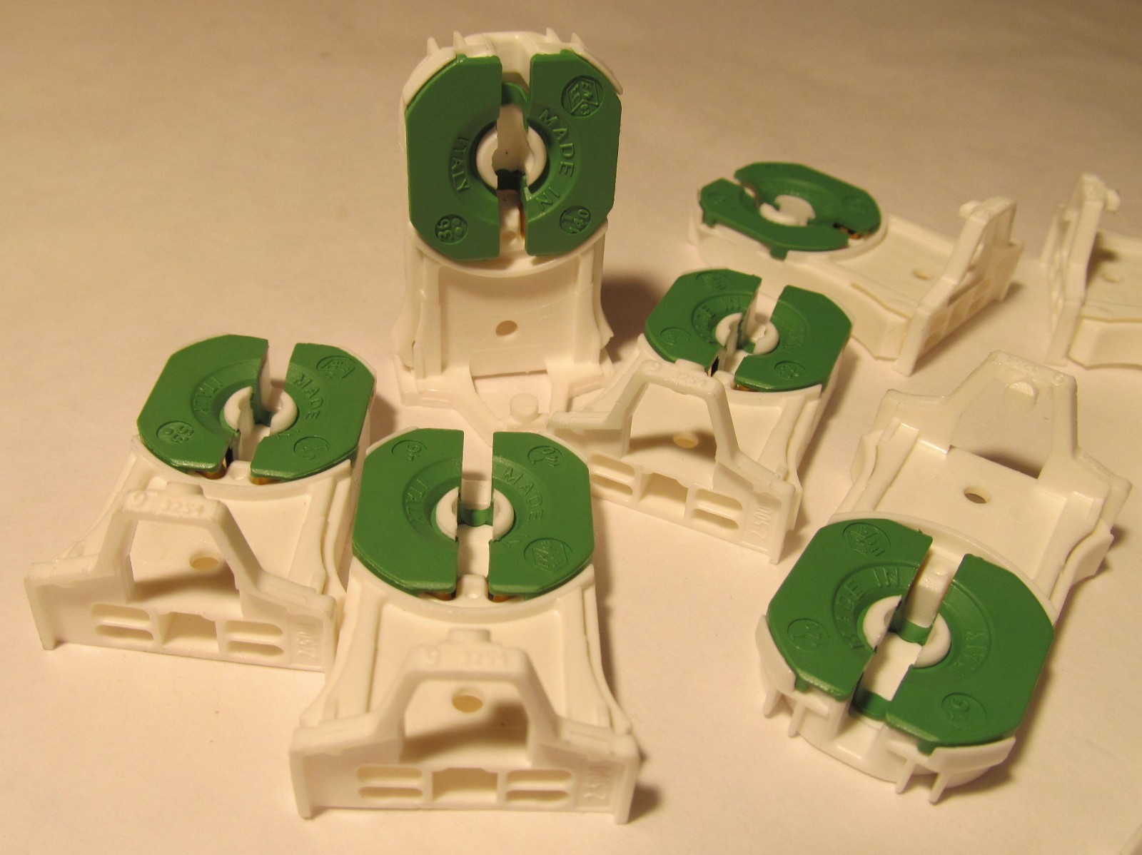 10 NEW AAG STUCCHI T8/T12 TOMBSTONE FLUORESCENT BI-PIN T140 LAMPHOLDERS G13