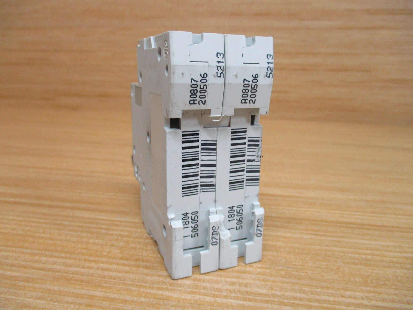 Merlin Gerin 24524 Square D Breaker 16A MG24524 Schneider W/O DIN Clip