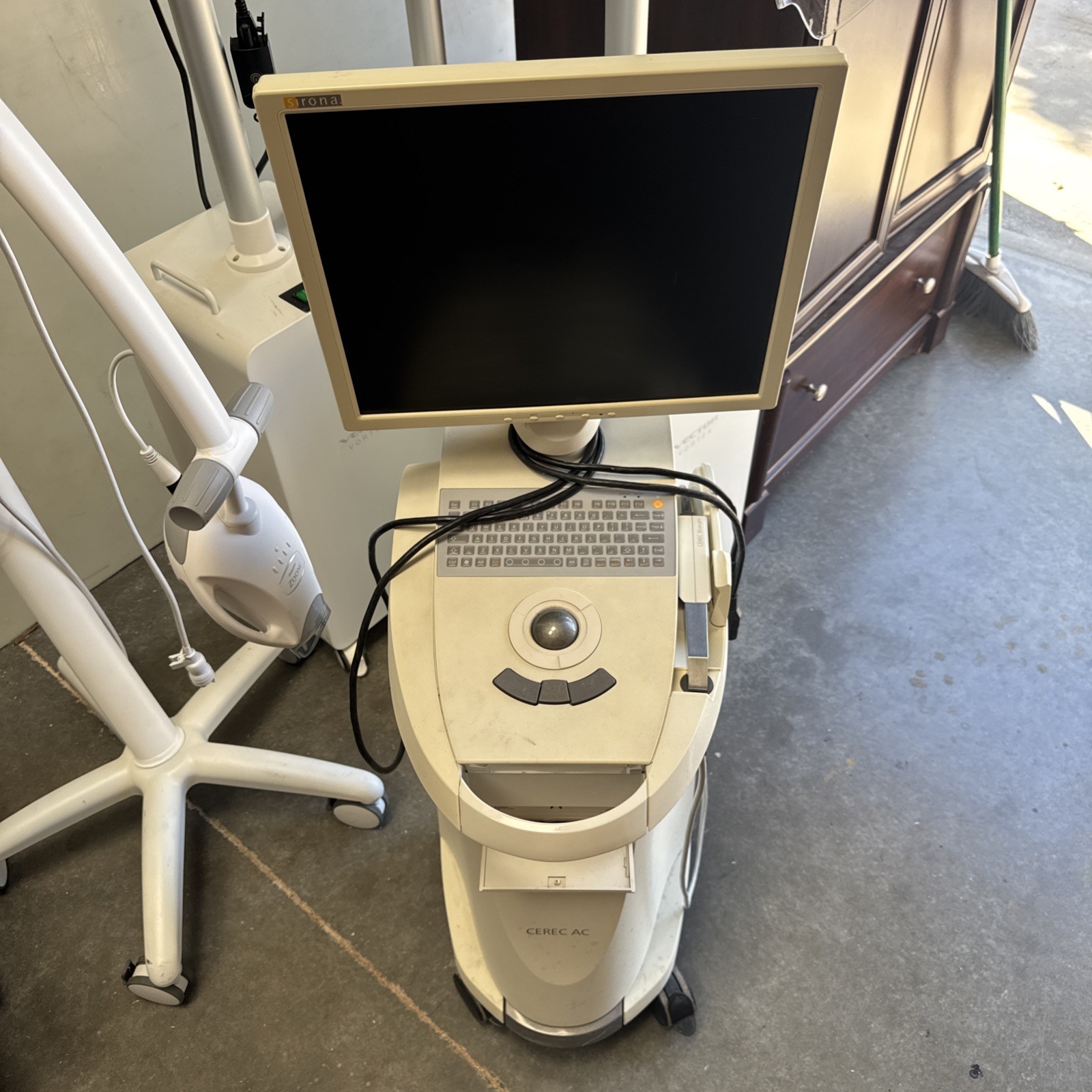 Sirona CEREC AC Dental CAD/CAM System w/ Monitor