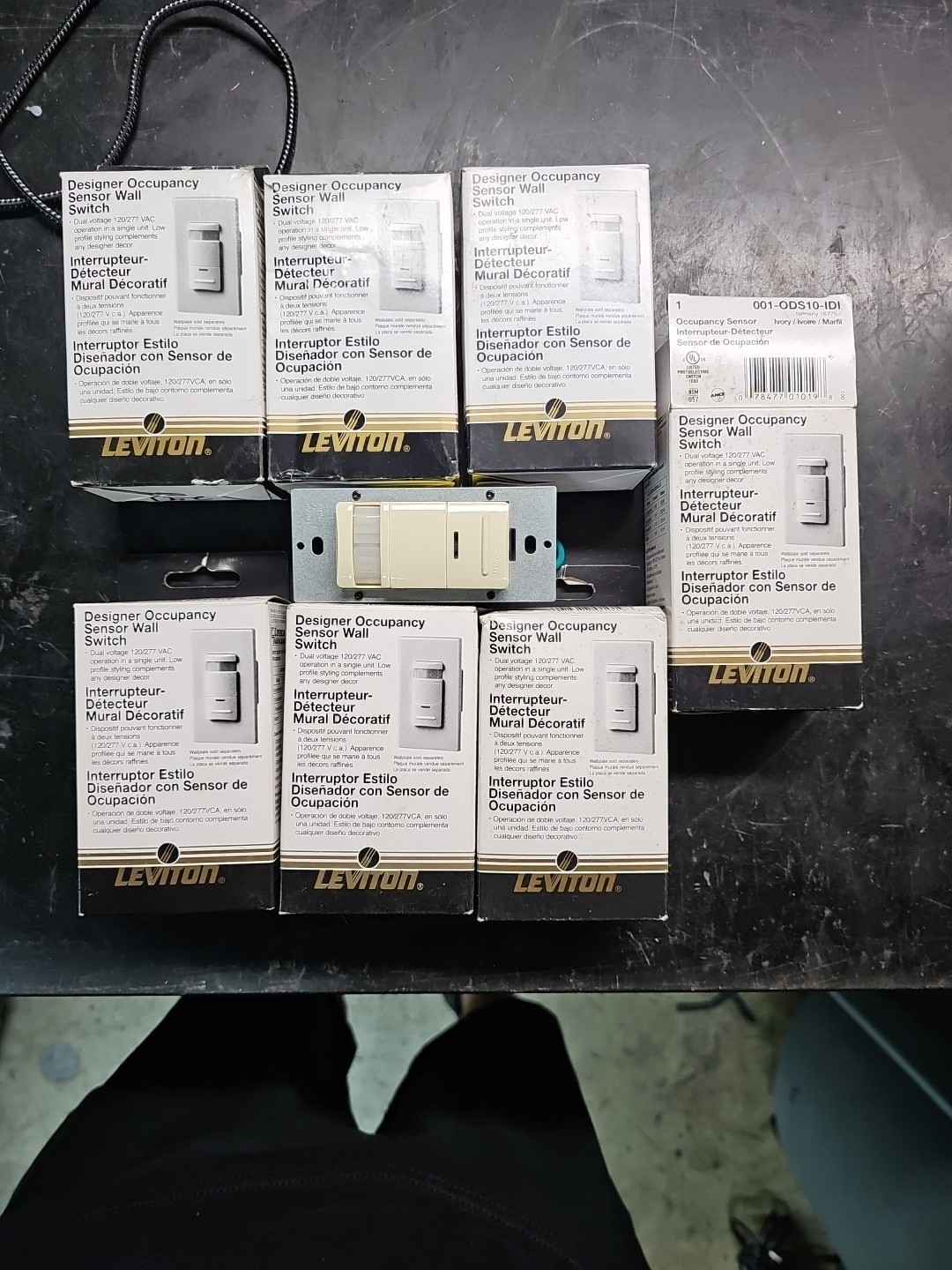 Lot 7 Leviton ODS10-IDI Designer Occupancy Sensor Wall Switch – Ivory