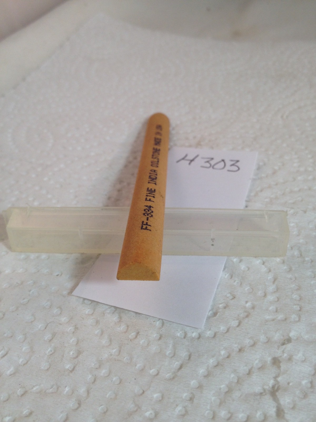 1 NEW NORTON FF-334 INDIA ABRASIVE FILE SHARPENING STONE. HALF ROUND (H303)