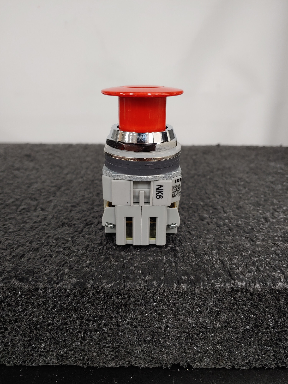 IDEC AYD311N-R Red Emergency Stop Switch